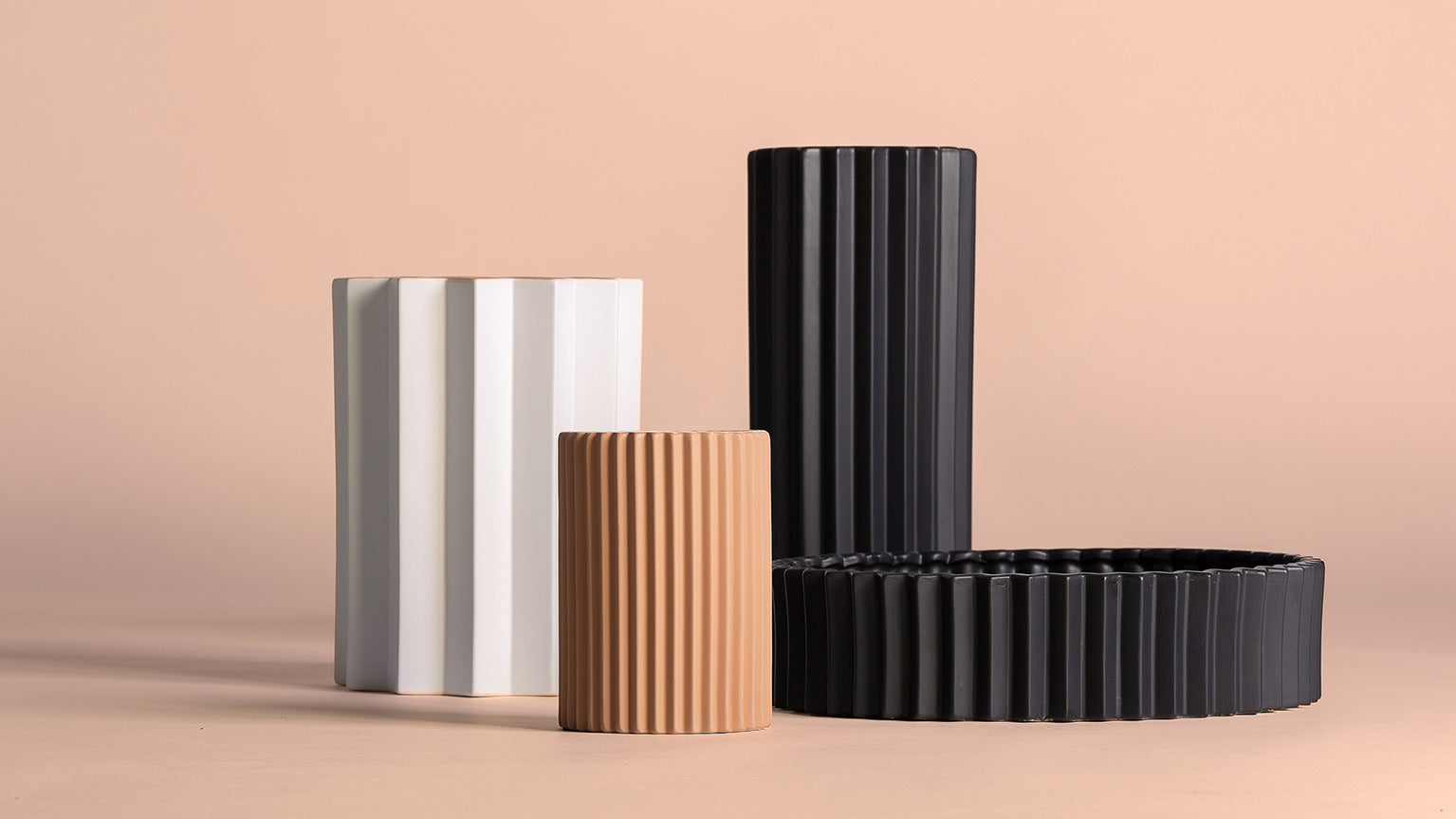 PLISSÉ STONE VASE